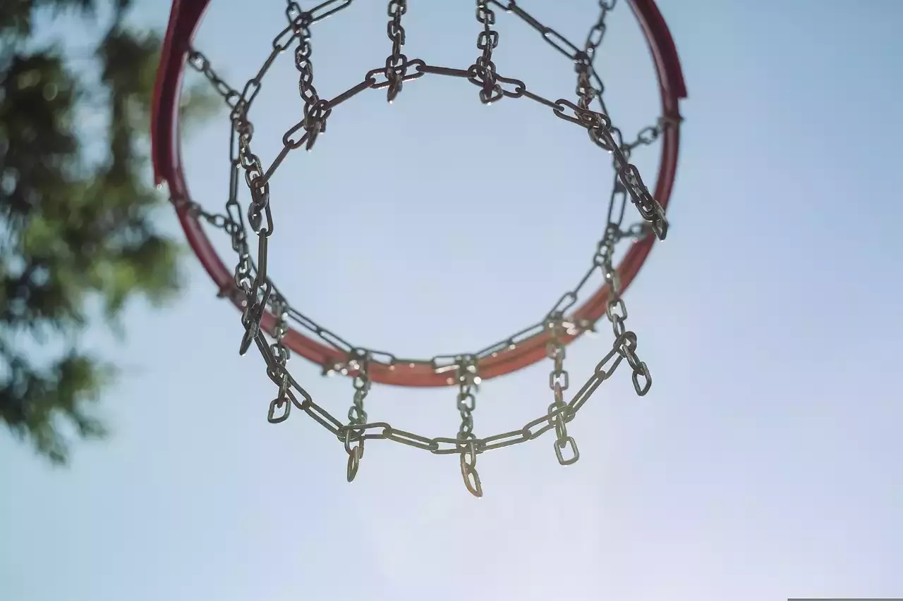 Fyzické a duševní výhody hraní basketbalu